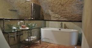 Mobile Bagno in legno rustico contemporaneo albergo Robur Marsorum
